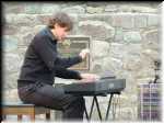 I kolejny pianista, kt�remu nie by�o dane zagra� na cedrowym fortepianie - Krzysztof Ma�ek.
