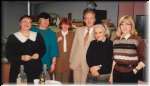 Do poowy lat 90-tych Radio SBS miecio si w budynku na Bondi Junction.W tych czasach w sekcji polskiej dziaali:(od lewej) Ernestyna Skurjat, Danuta Gabszewicz, Iza Sendak, Jurek Moskaa, Halina Czernuszyn, Grazyna Zdanowicz.